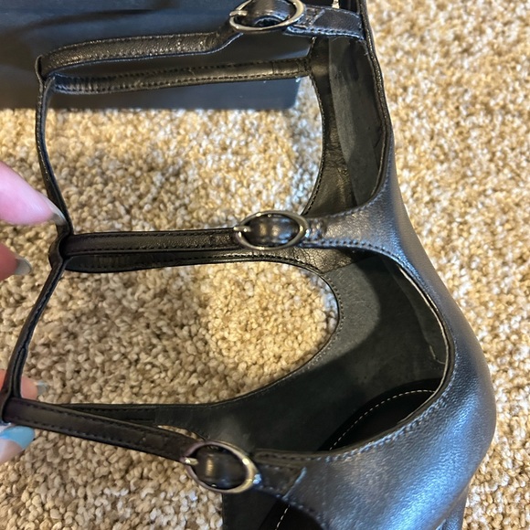 Kendall and Kylie Heels - Picture 4 of 9